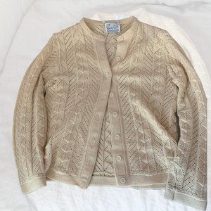 vintage cream sweater size m